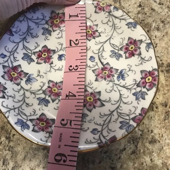 Royal Albert Kendal Teacup & Saucer - Picture 8 of 8